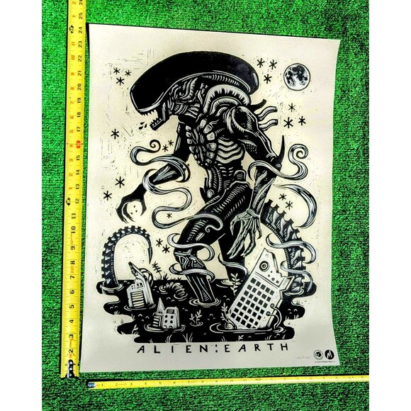 ALIEN EARTH SDCC 2025 Hall H Mondo FX Variant Limited Ed. Poster #1638/1755 New - Picture 2 of 3